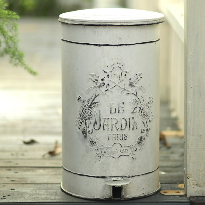 大注目 East Urban Home Vintage Metal 4.5 Gallon Step On Trash Can ごみ箱
